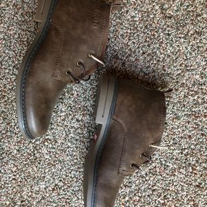 Izod Men’s Cally Boot Size 9